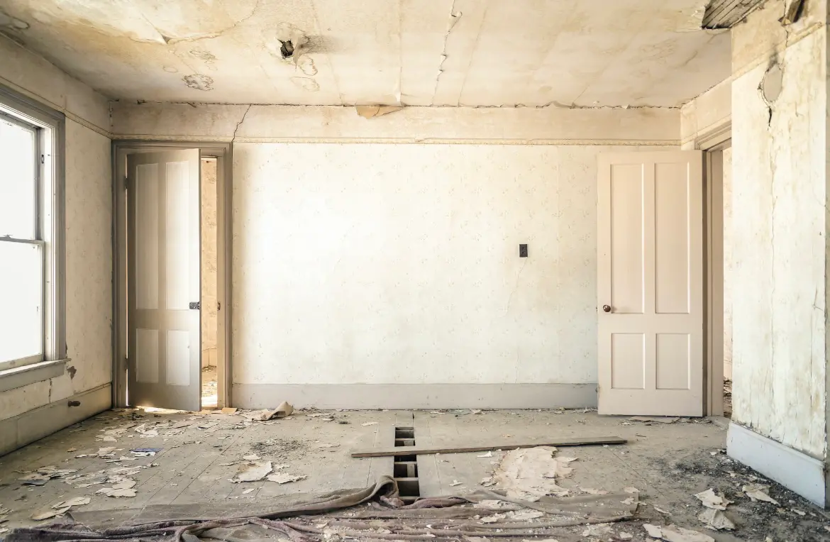 Waste disposal crew managing a cleanout project in Crestline